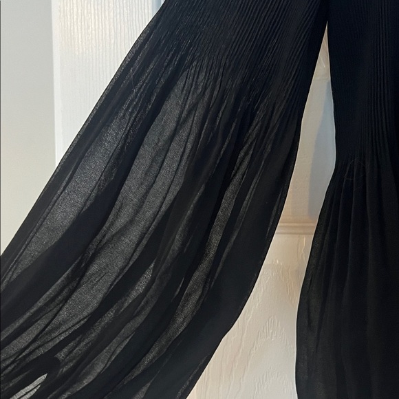 Wilfred Black Off-Shoulder Blouse with sheer oversized arms - Picture 3 of 5